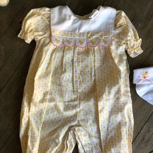 NEW long duck snap outfit with socks for girls